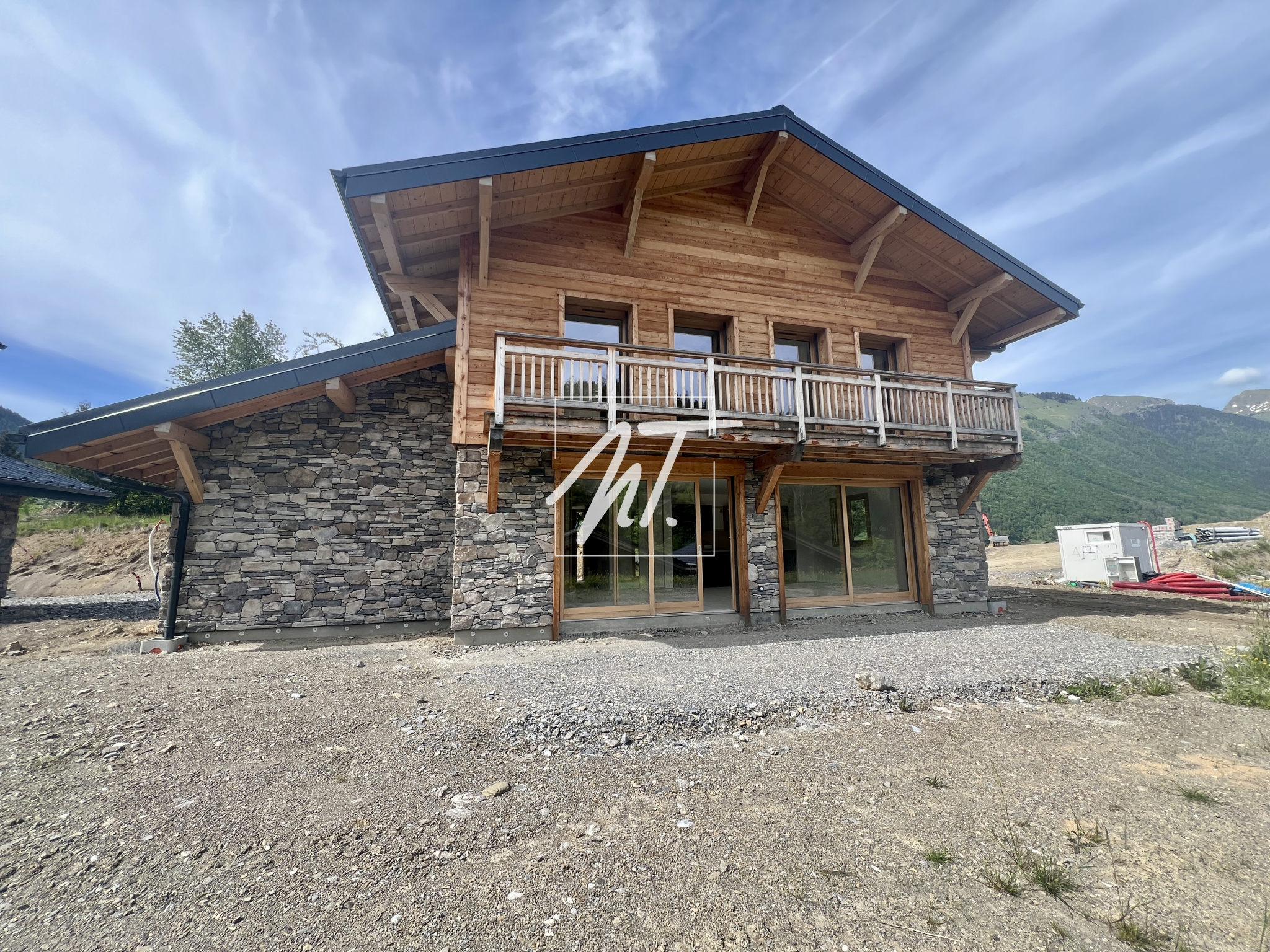 CHALET AUTHENTIQUE EN PROGRAMME NEUF