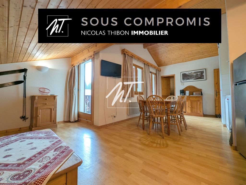 Charmant T3 exposé sud-ouest, avec balcon et piscines  idéal pour les amoureux de la montagne !