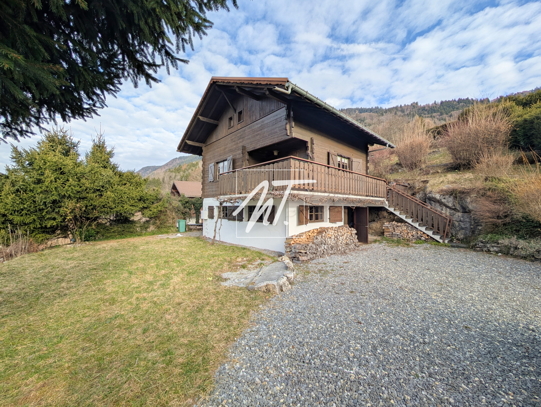 Chalet sur le coteau Sud de Verchaix