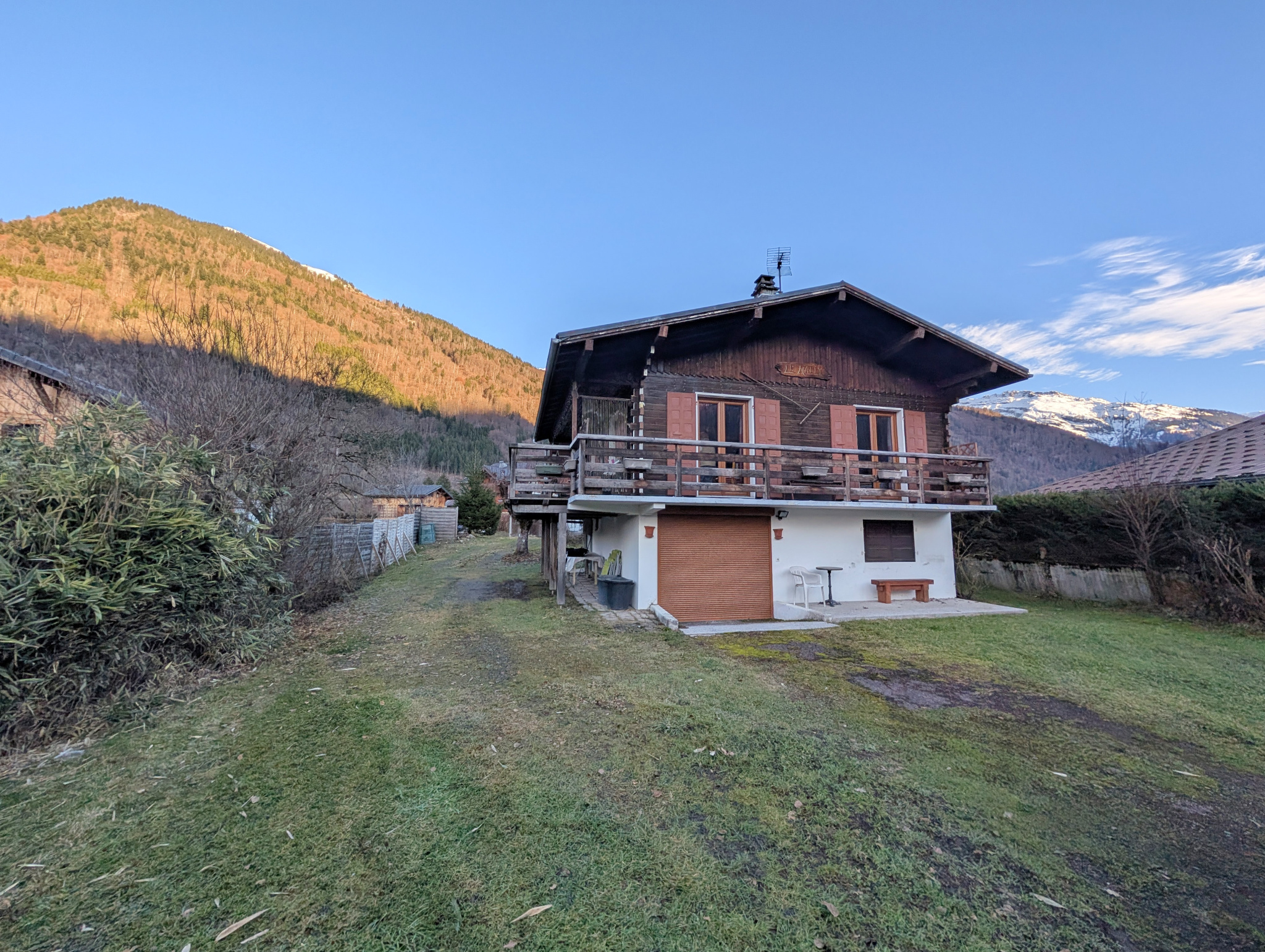 Chalet à proximité du centre avec vue dégagée