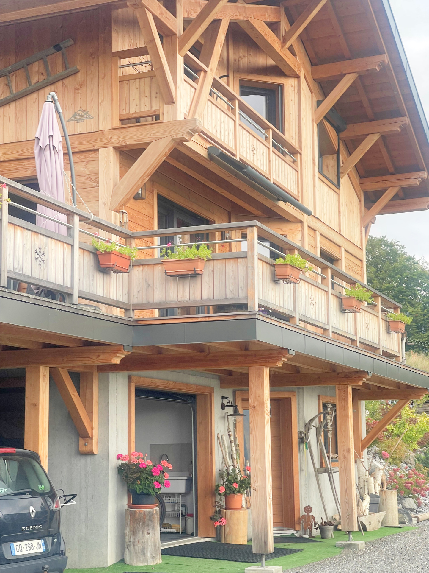 EXCLUSIVITÉ ! Magnifique chalet neuf exposé plein sud.