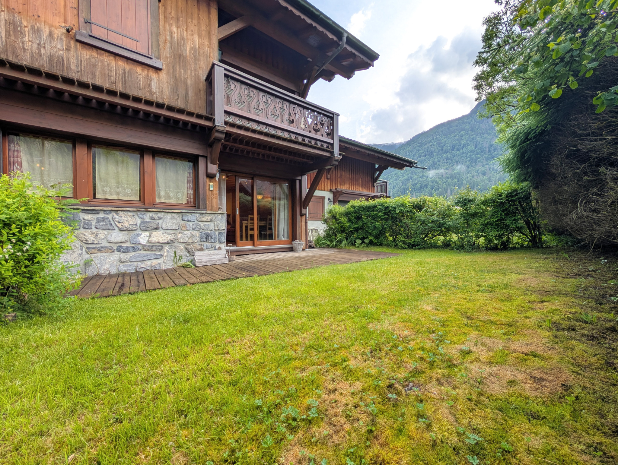 Appartement chaleureux en rez de jardin