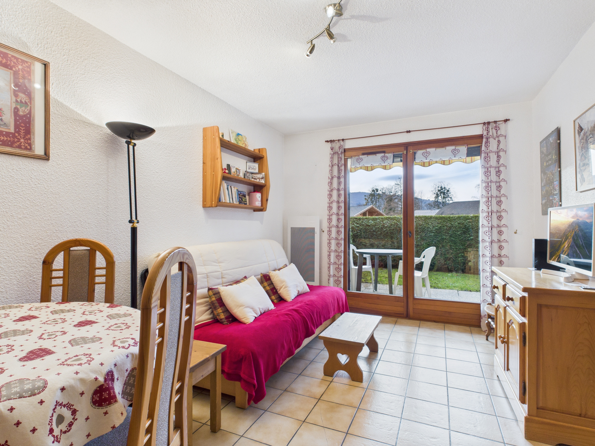 Appartement en rez de jardin à proximité du village