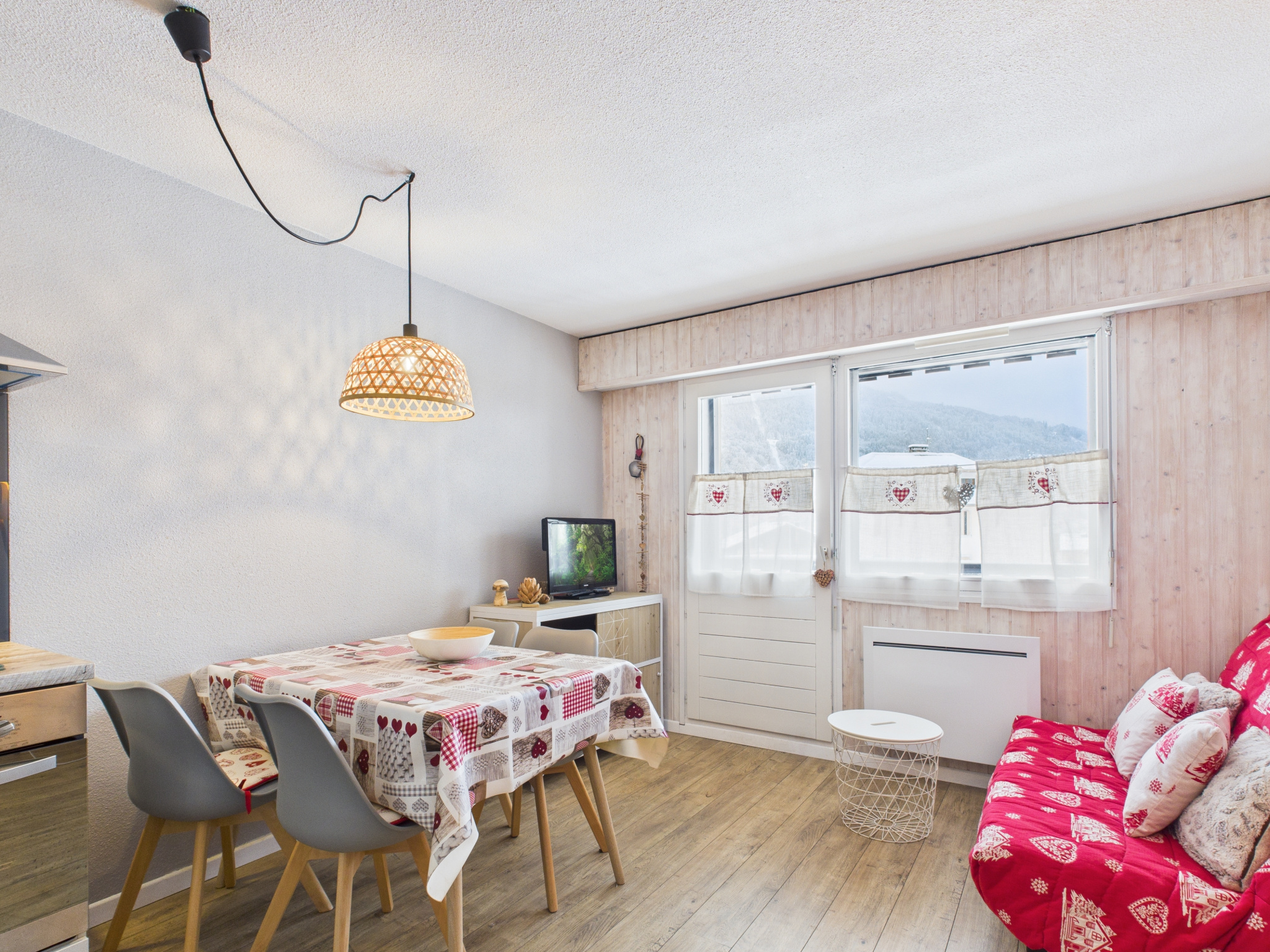 Studio dans le centre de Samoëns exposé sud/ouest.