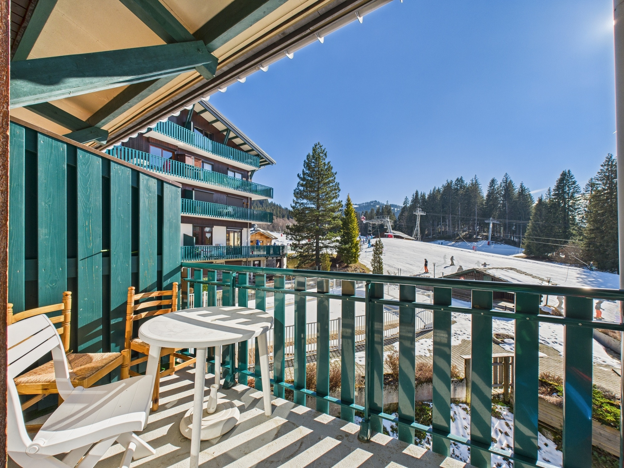 Magnifique vue pour ce duplex skis aux pieds !